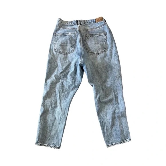 American Eagle | Distressed Highest Rise Mom Jeans, Size 6 X-Short - Picture 2 of 5